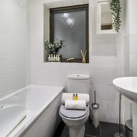 Comfortable 2 Bedroom House With Free Parking Nottingham Esterno foto