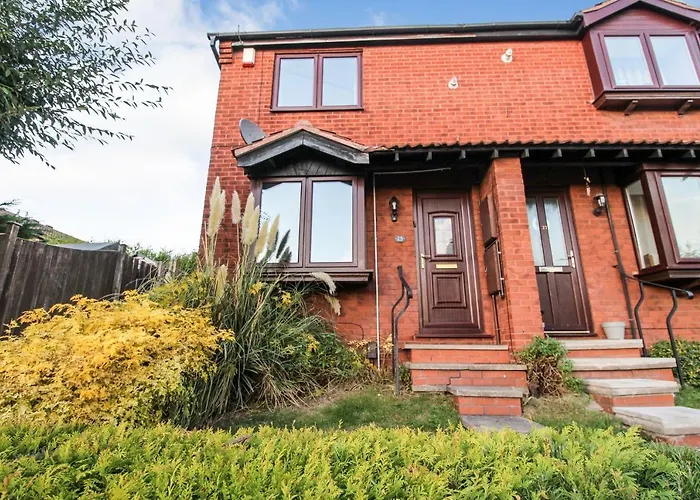 Comfortable 2 Bedroom House With Free Parking