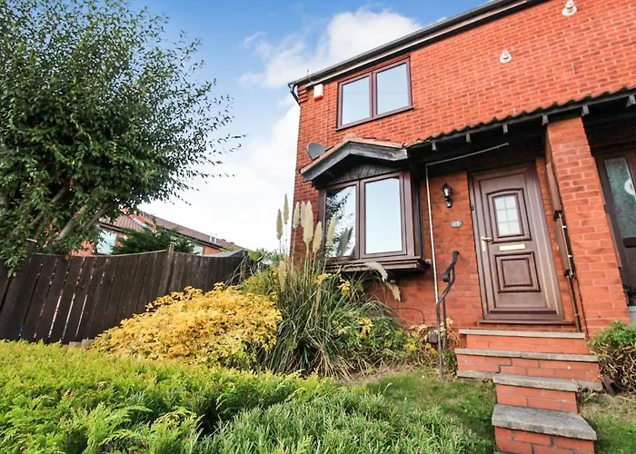 Comfortable 2 Bedroom House With Free Parking