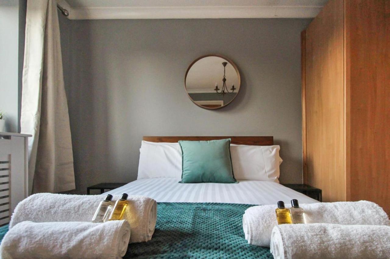 Comfortable 2 Bedroom House With Free Parking Casa vacanze