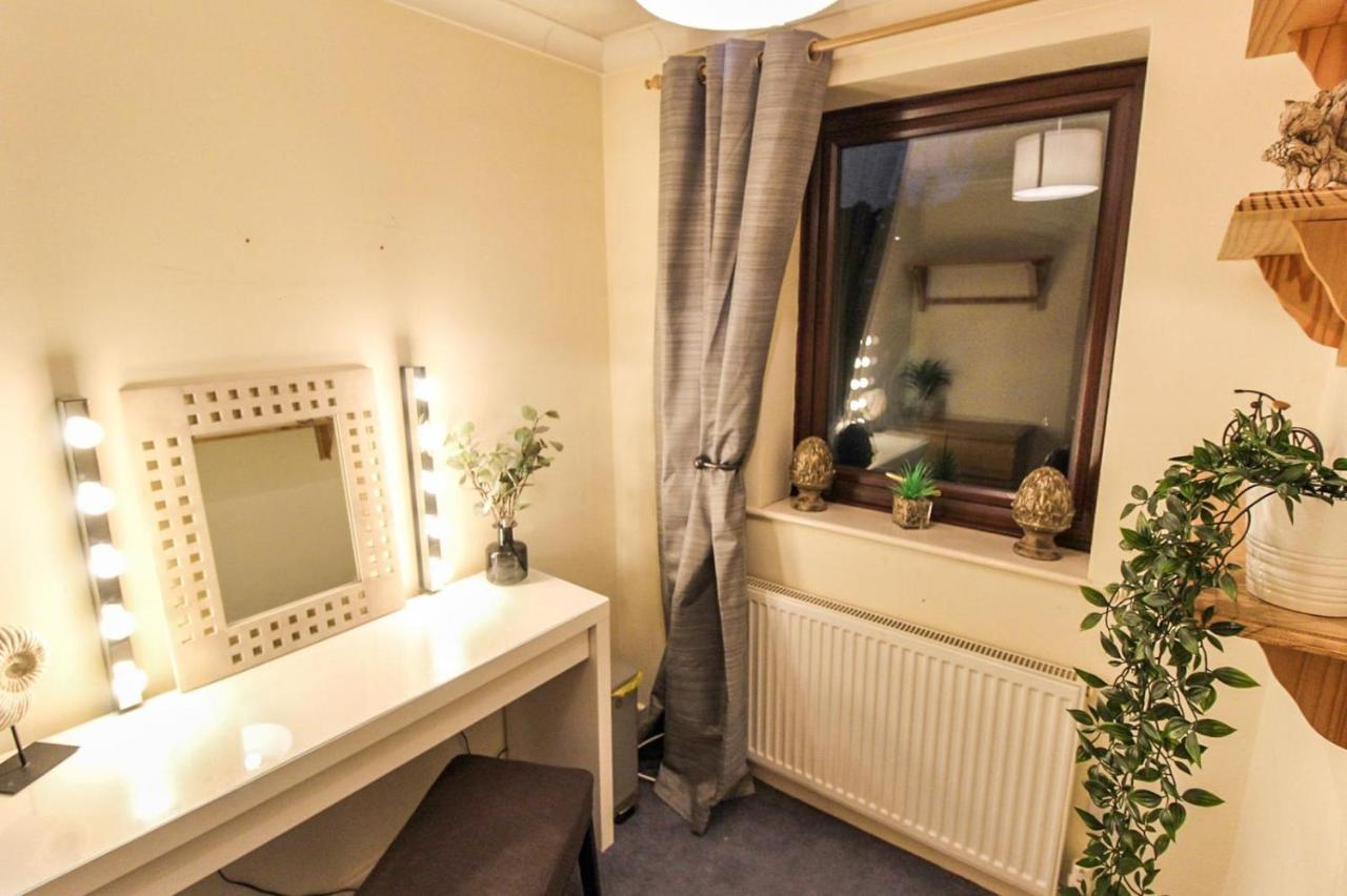 Casa vacanze Comfortable 2 Bedroom House With Free Parking *
