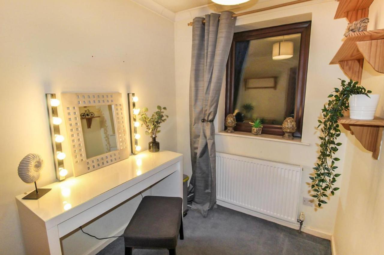 Comfortable 2 Bedroom House With Free Parking Casa vacanze