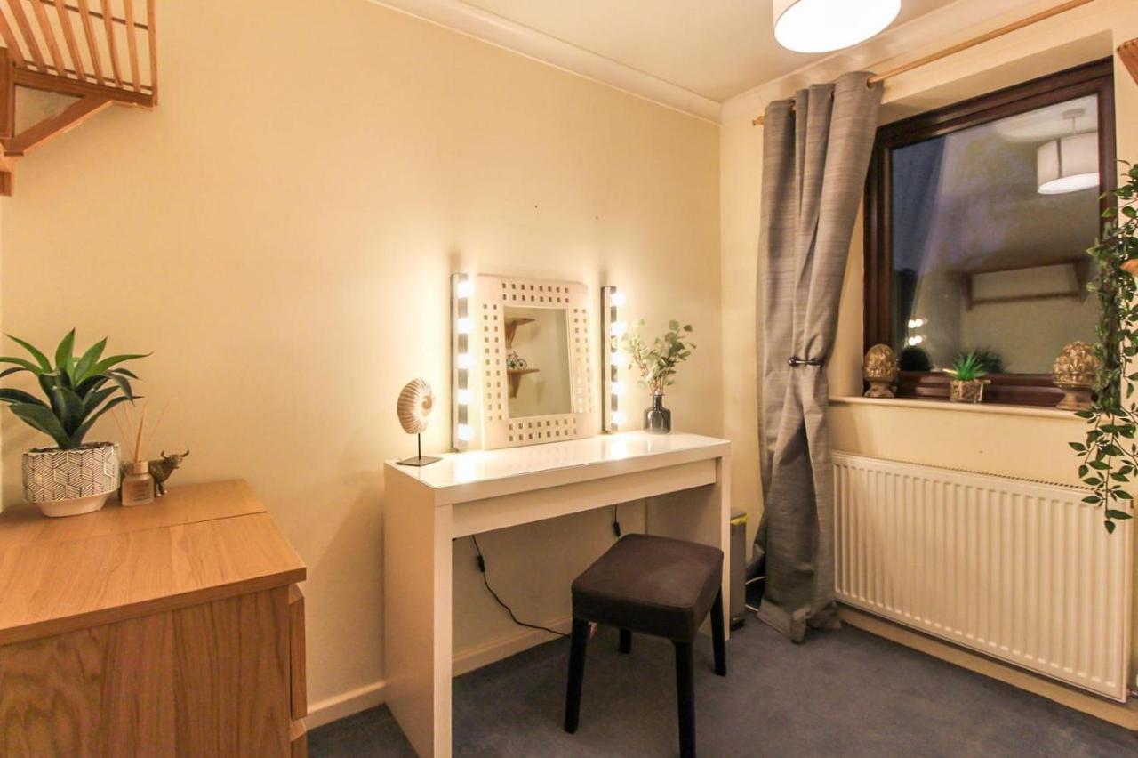 Comfortable 2 Bedroom House With Free Parking Casa vacanze Nottingham